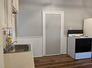 105 Brown St APT C, Valparaiso, IN 46383