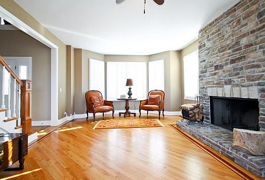 4th image of 1604 N Clarence Ave