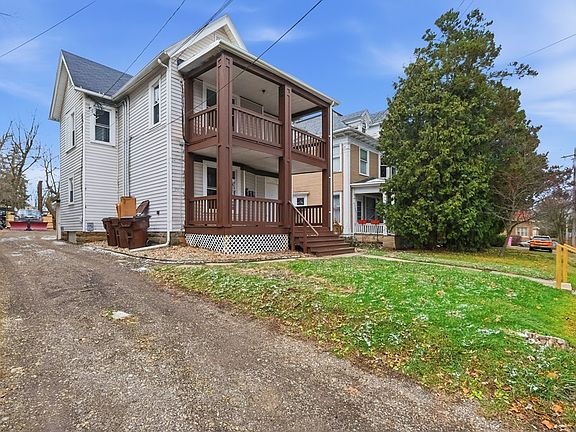 4th image of 30 Douglas Ave