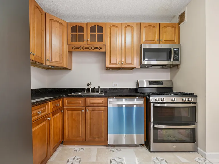 45 River Dr S #3002 — Photo 7