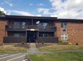 75 Balance Rock Rd APT 11, Seymour, CT 06483