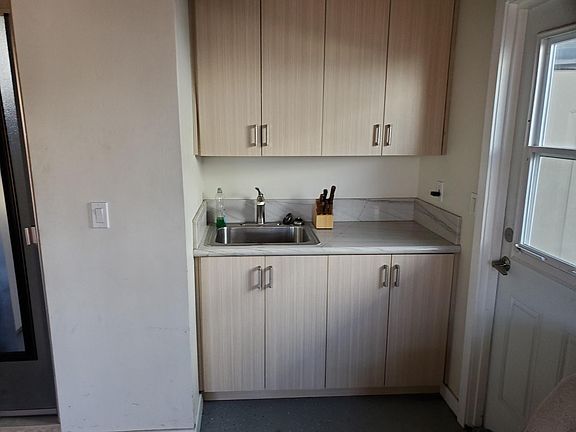 2nd image of 805 2nd St