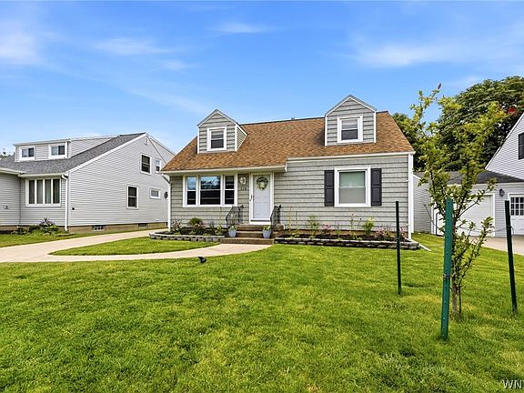 3rd image of 114 Sherwin Dr