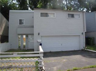 53 Braeburn Ln, Middletown, CT 06457