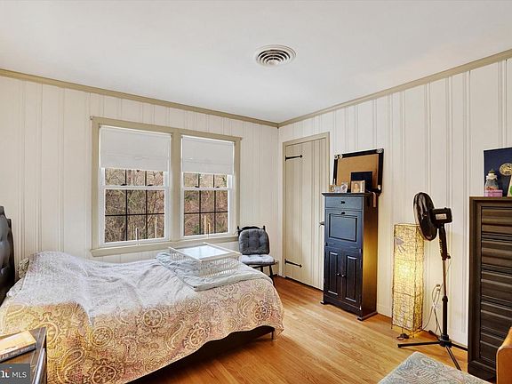 5th image of 1636 Crestlyn Rd