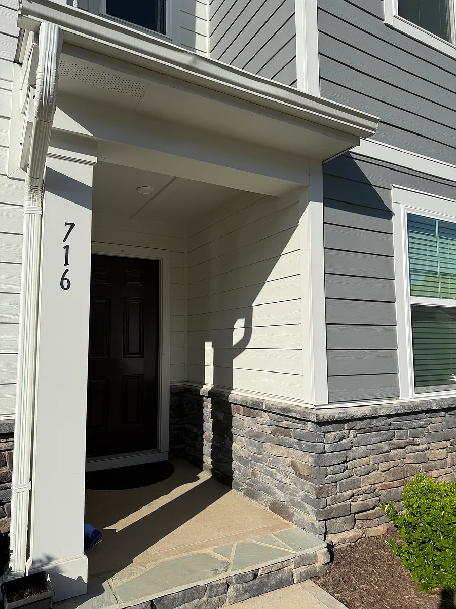 Building Photo - 716 Cormiche Ln