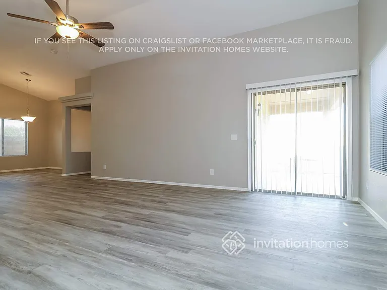 5448 S 237th Ln — Photo 3