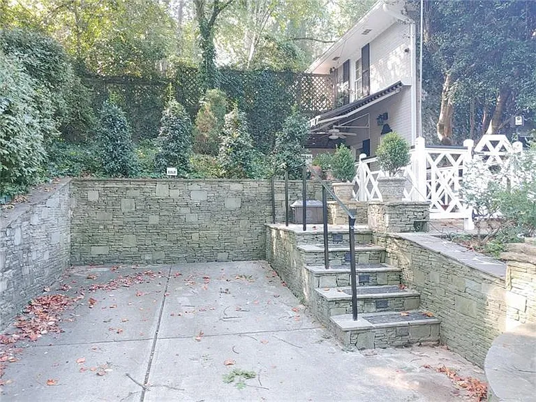 76 Laurel Forest Cir NE — Photo 24
