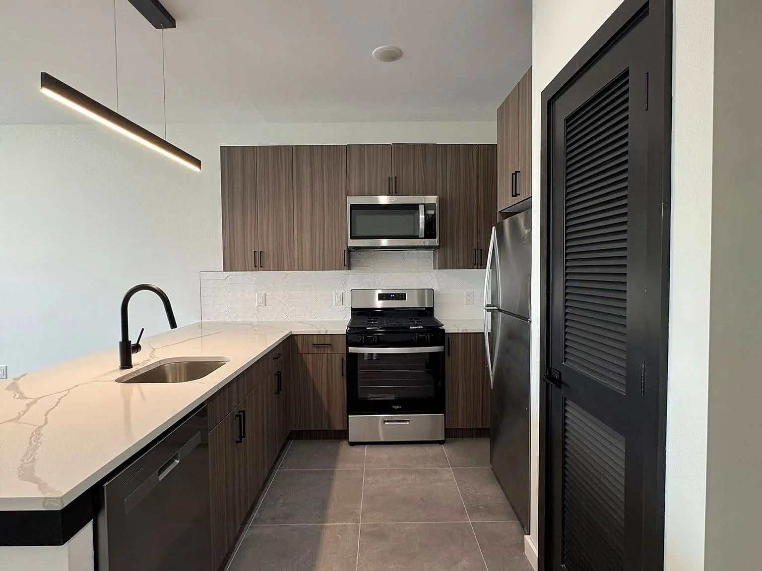2 bed, $3,100 — Photo 3