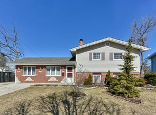 760 Durham Ln, Hoffman Estates, IL 60169