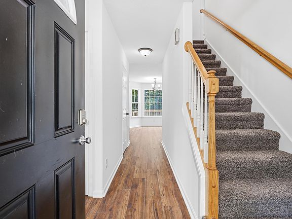 4th image of 719 Timberwood Rdg