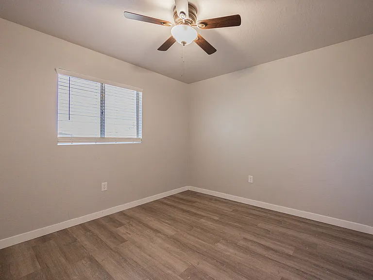 2 bed, 1.0 bath, 816 sqft, $1,350 — Photo 12