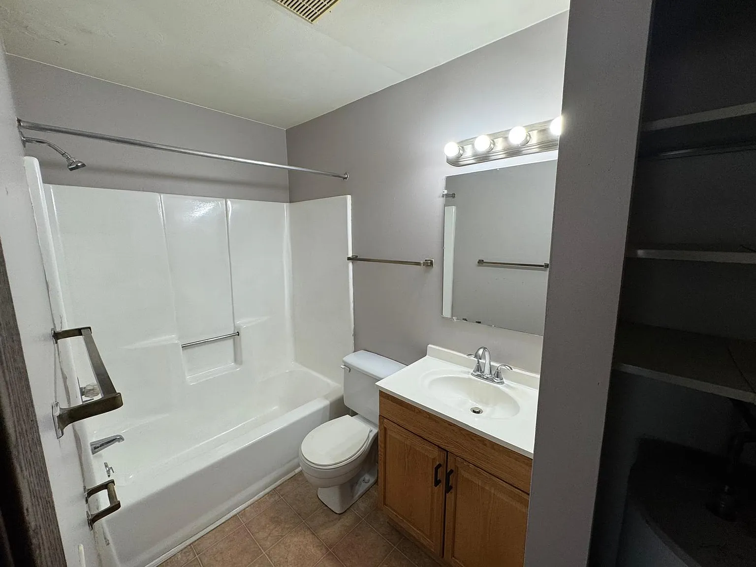 2 bed, 780 sqft, $850 — Photo 4