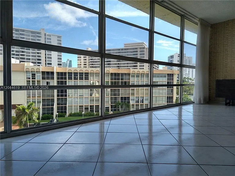 601 Three Islands Blvd #517 — Photo 18