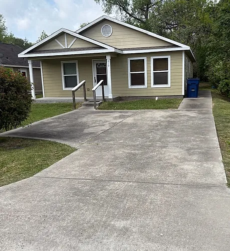 619 N Vionett Ln Photo 1