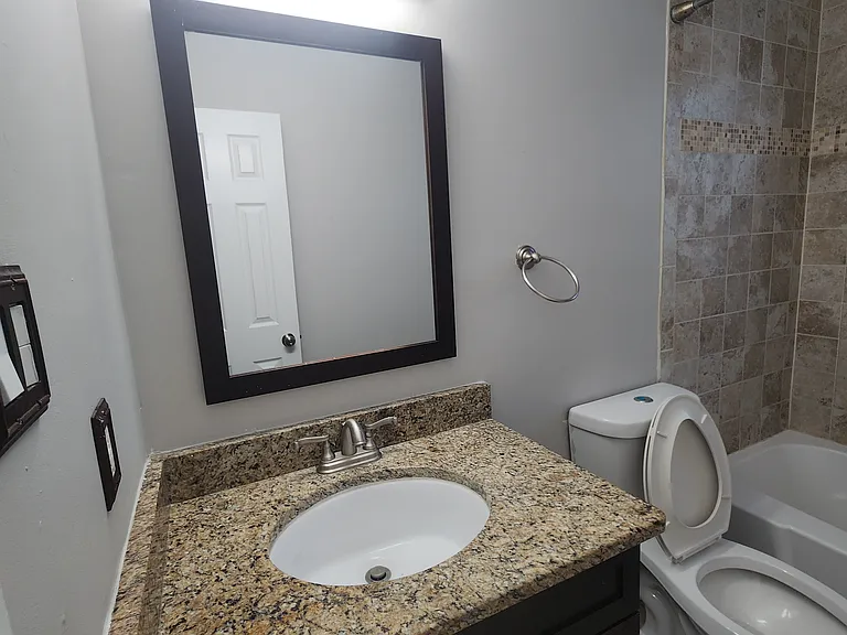 5608 Eastwood Ct — Photo 14