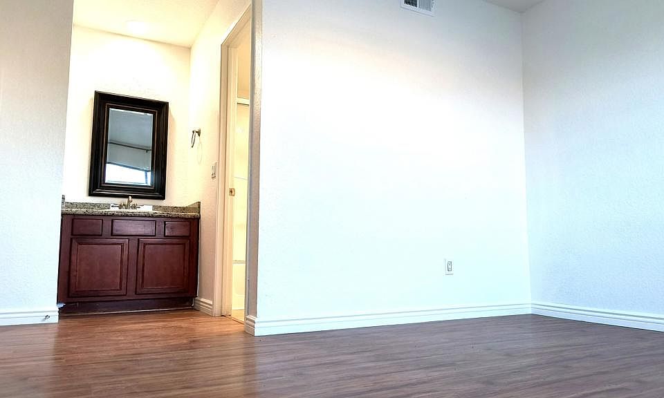 1st image of 78650 Avenue 42 APT 1815
