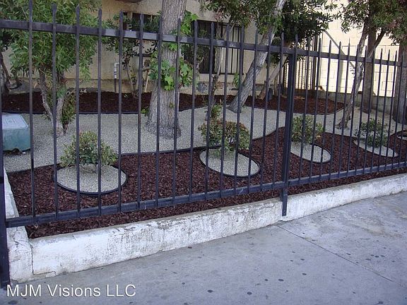 3rd image of 7635 Lankershim Blvd APT 31