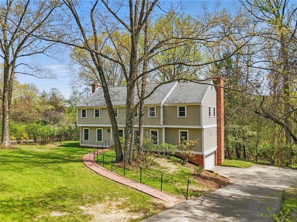 200 Millview Dr, Pittsburgh, PA 15238