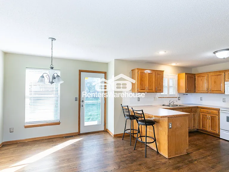 804 Stratford Dr — Photo 11