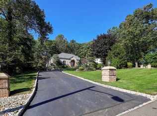 5 Jason Rd, Green Brook, NJ 08812