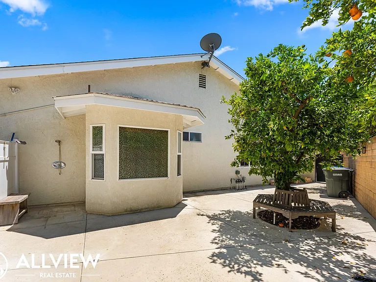 24911 Luton St — Photo 28
