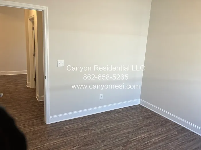 210 Pine Island Ave — Photo 17