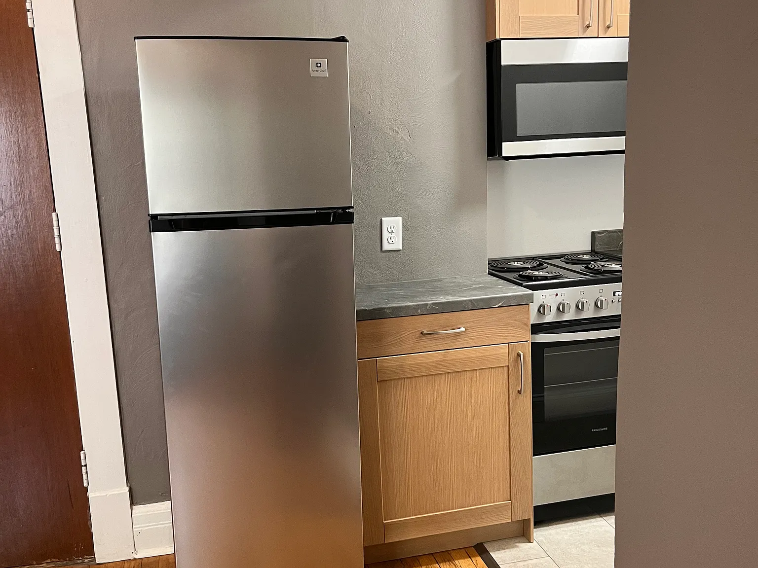 1 bed, 350 sqft, $1,000 — Photo 4