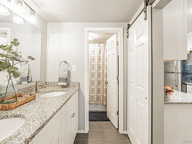 700 N Washington St #207 — Photo 25