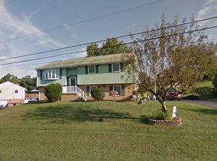 18 Hillcrest Rd, Enola, PA 17025