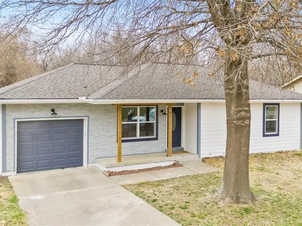 506 SE 21st St, Oak Grove, MO 64075