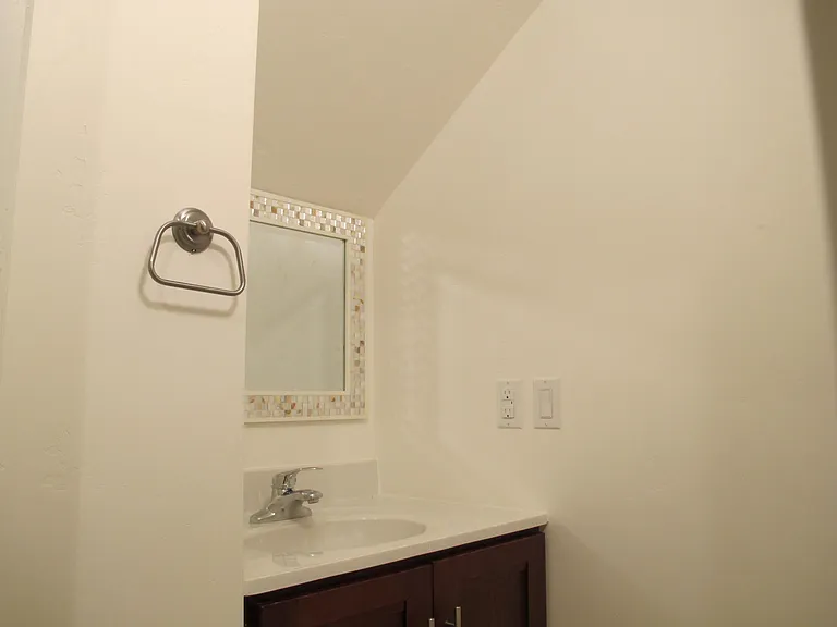 1941 16th Ave — Photo 11