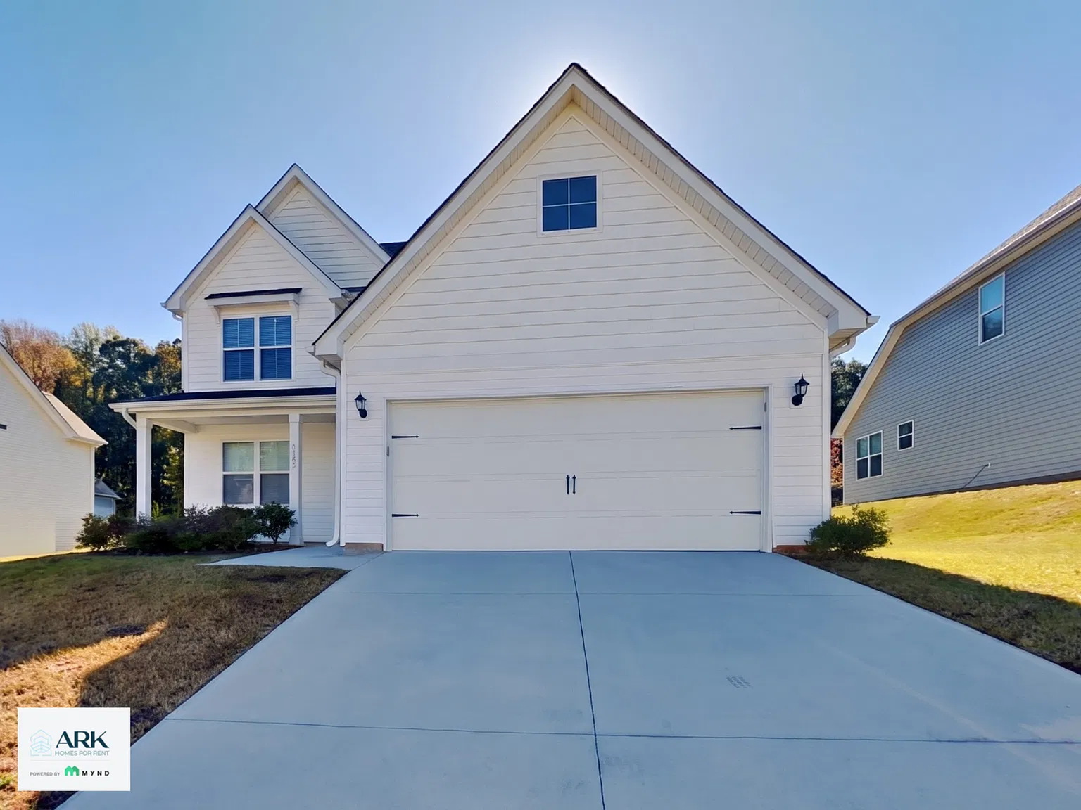 4 bed, 2.5 bath, 1927 sqft, $1,975 — Photo 1