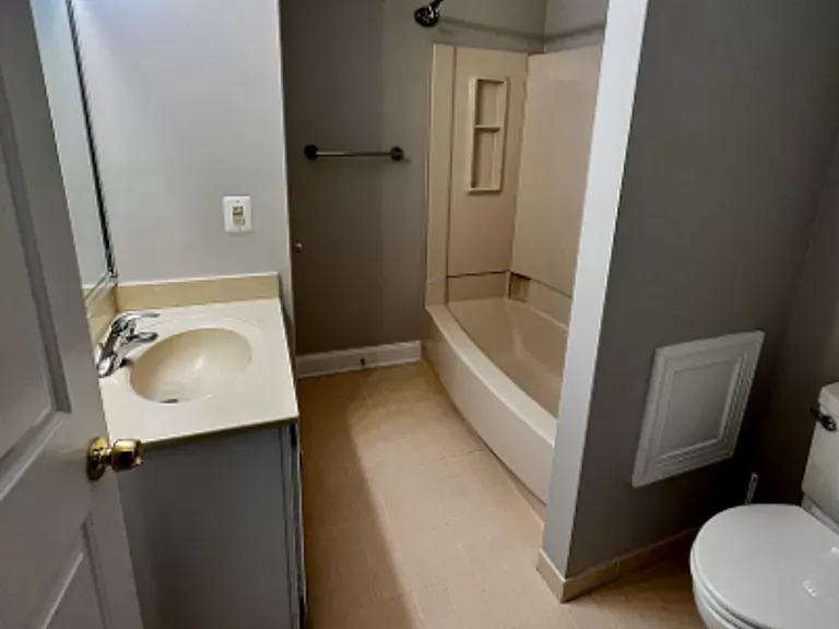 1424 Redwood Ct — Photo 10