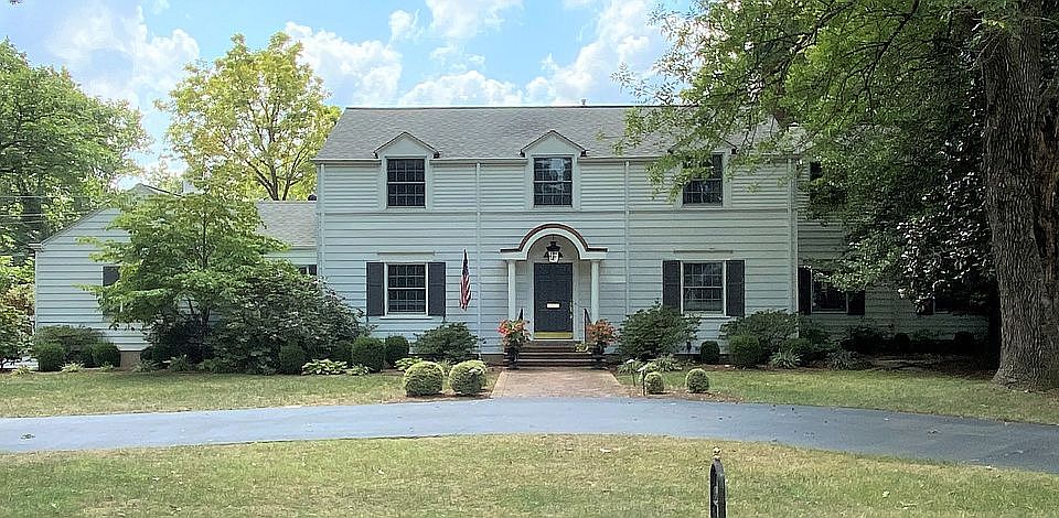 1st image of 121 Trigg Ct