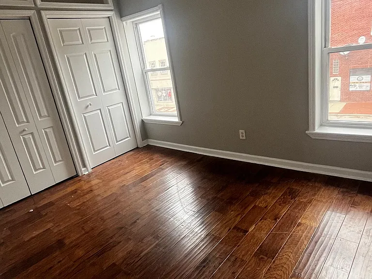 266 E Cass St #12 — Photo 3