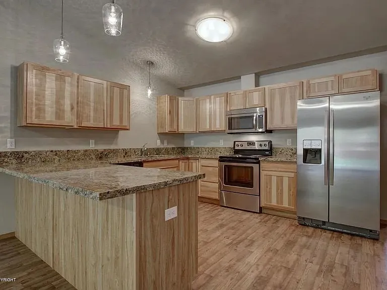 1121 E Dellwood St — Photo 4