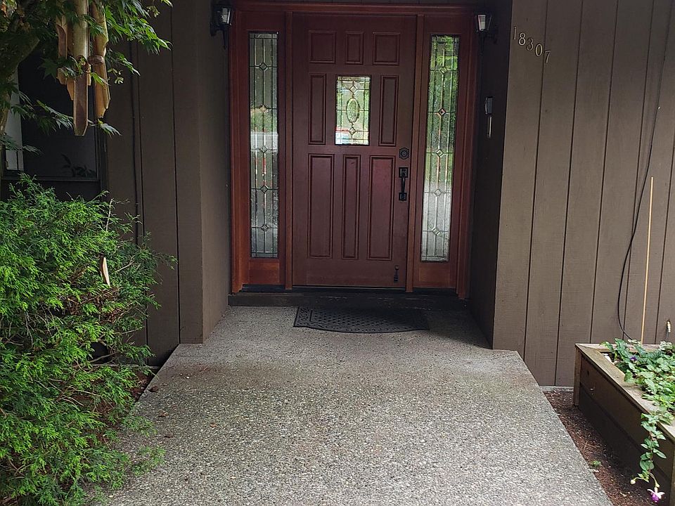 1st image of 18307 Larch Way