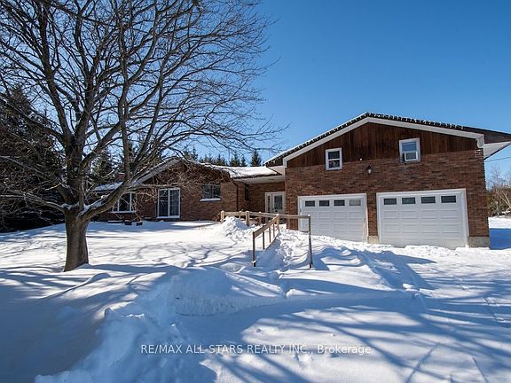 3rd image of 1185 Sturgeon Rd