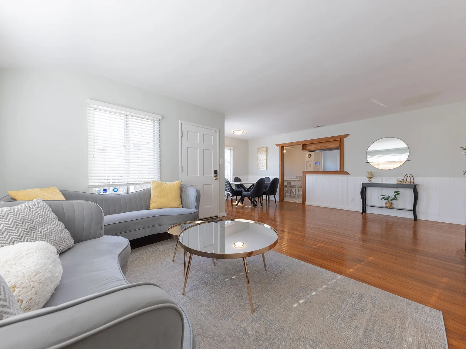 3 bed, 1460 sqft, $7,900 — Photo 3