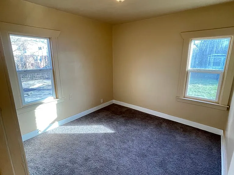 2950-52 Kendall Ave — Photo 14