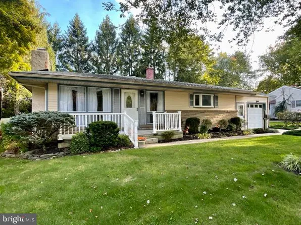 400 Mercer St, Hamilton, NJ 08690