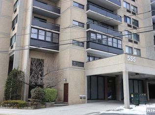 555 Gorge Rd APT 3F, Cliffside Park, NJ 07010
