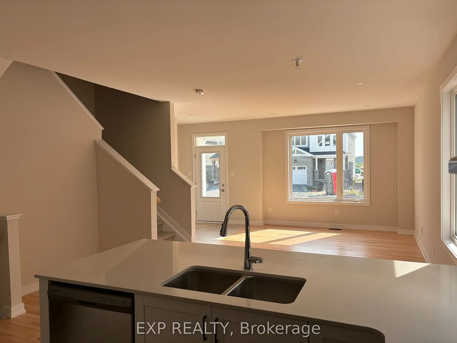 3 bed, $2,600 — Photo 4