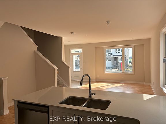 4th image of 530 Oldenburg Ave