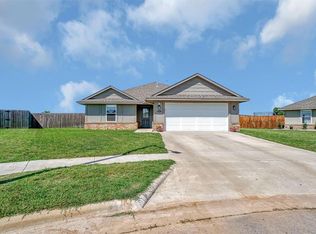 1537 Avalon Dr, Altus, OK 73521