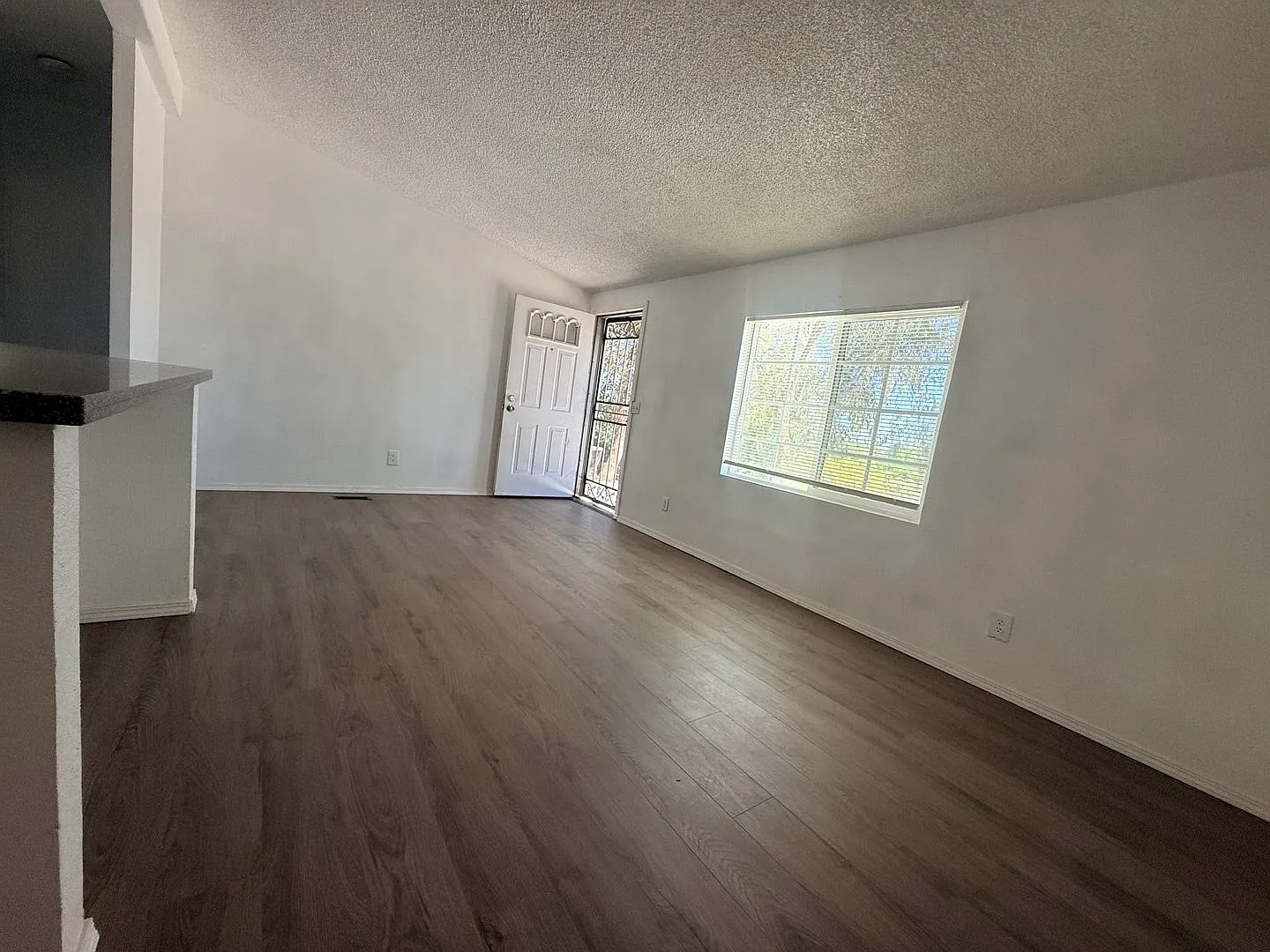 Charming 3 Bedroom Mobile Home in a Peaceful rural setting. — Photo 4