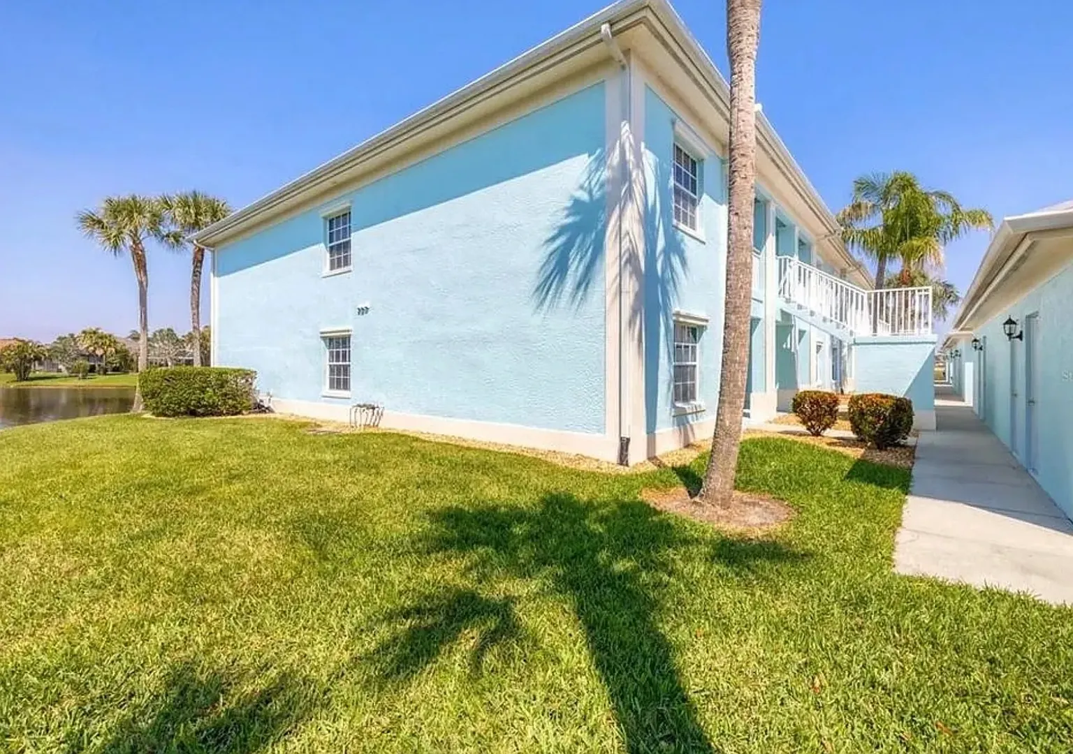 5744 Sabal Trace Dr — Photo 2