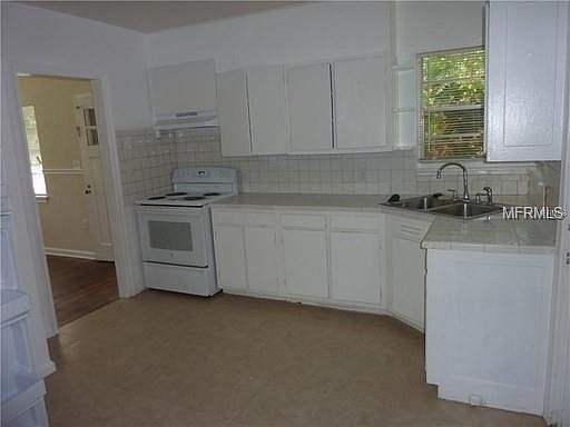 3rd image of 1019 W Princeton St