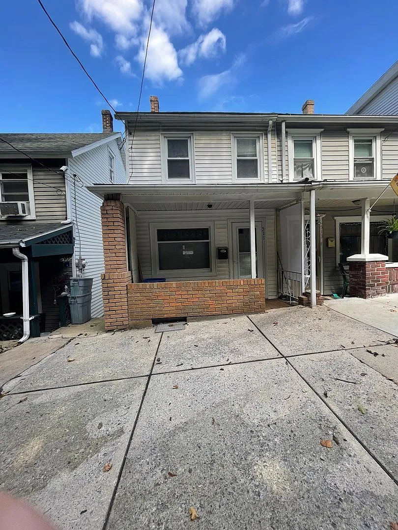 3 bedroom 1 bathroom — Photo 1
